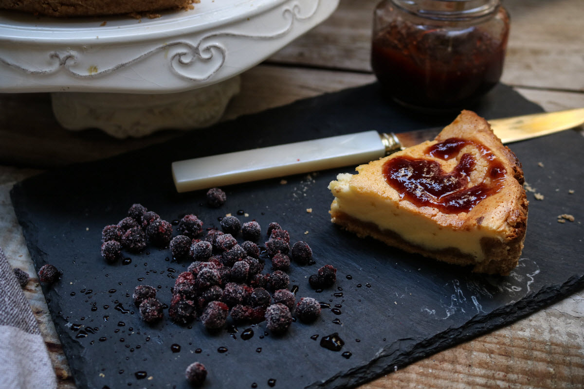 recipe - keto cheesecake with homemade sugar-free jam